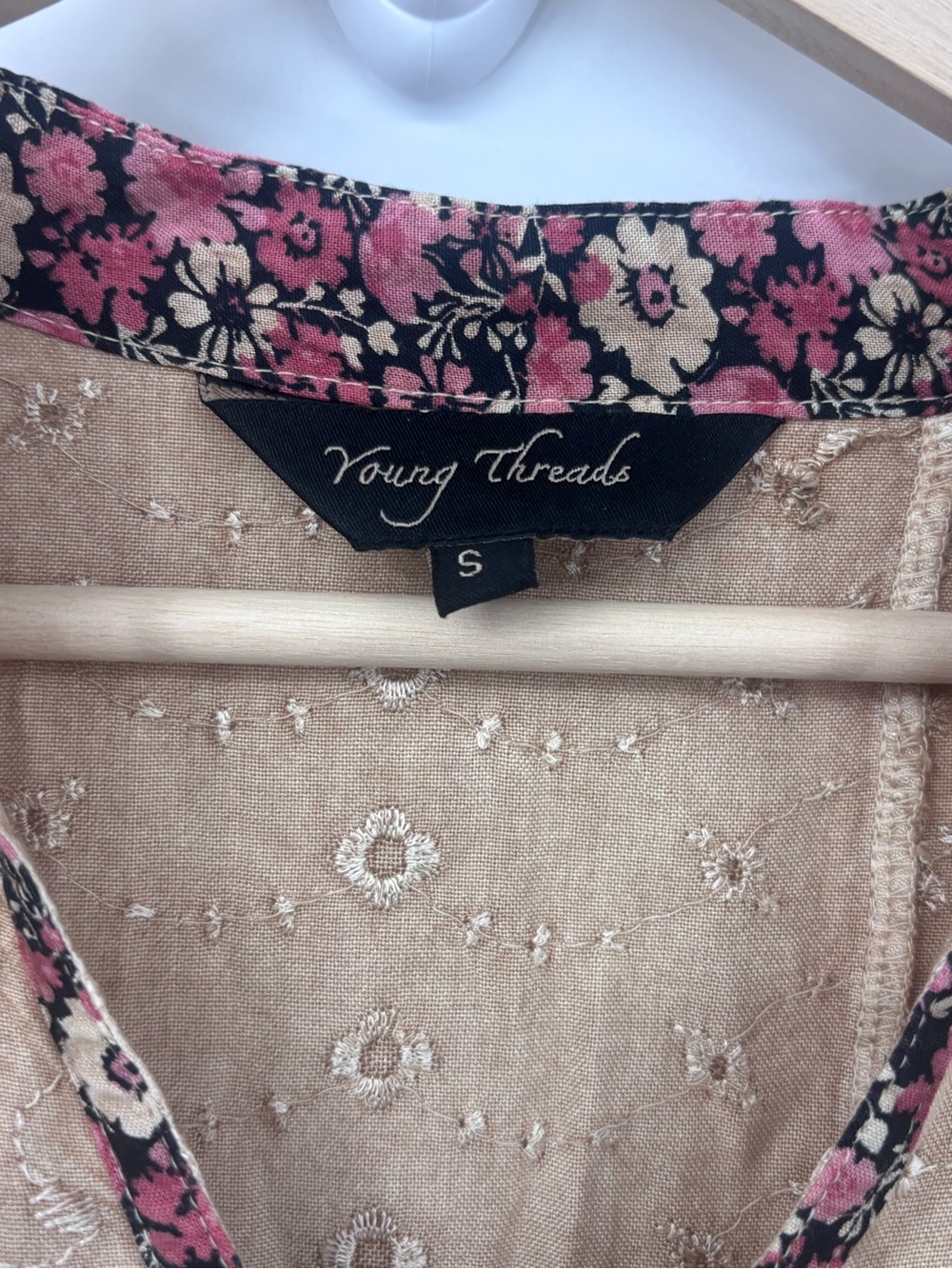 Young Threads Bohemian Patchwork Peasant Top Mixed Floral print boho Sz Small - Picture 7 of 10